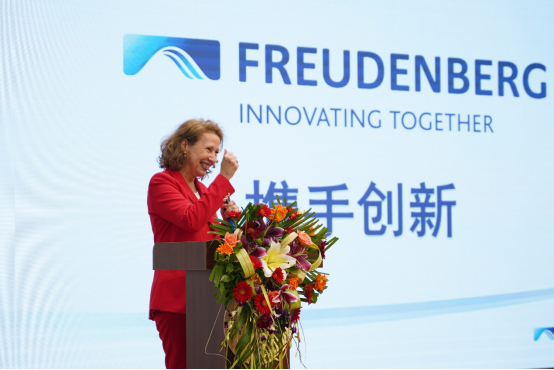 1_1_1_“防水层新出产模式治理构筑渗漏顽症”防水改革钻研会在嘉峪关进行（终稿）(1)2209.png